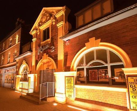 The Robin 2 Hotel Wolverhampton Buitenkant foto